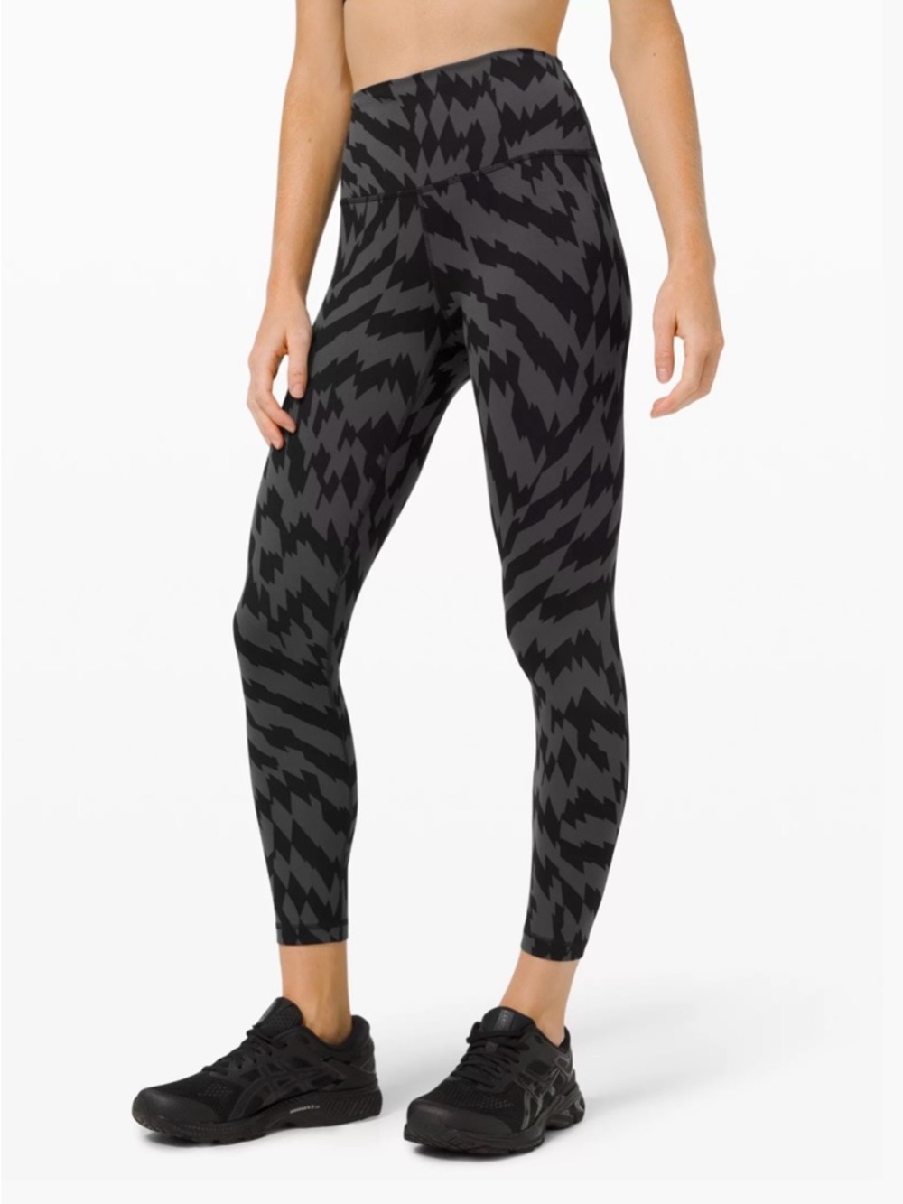 WUNDER TRAIN HIGH-RISE TIGHT 25" High-Rise Zigzag Print Leggings - Black/grey